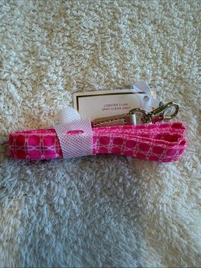 Lilly Pulitzer Lanyard 🌸Featured In HAVANA PINK CANING NWT